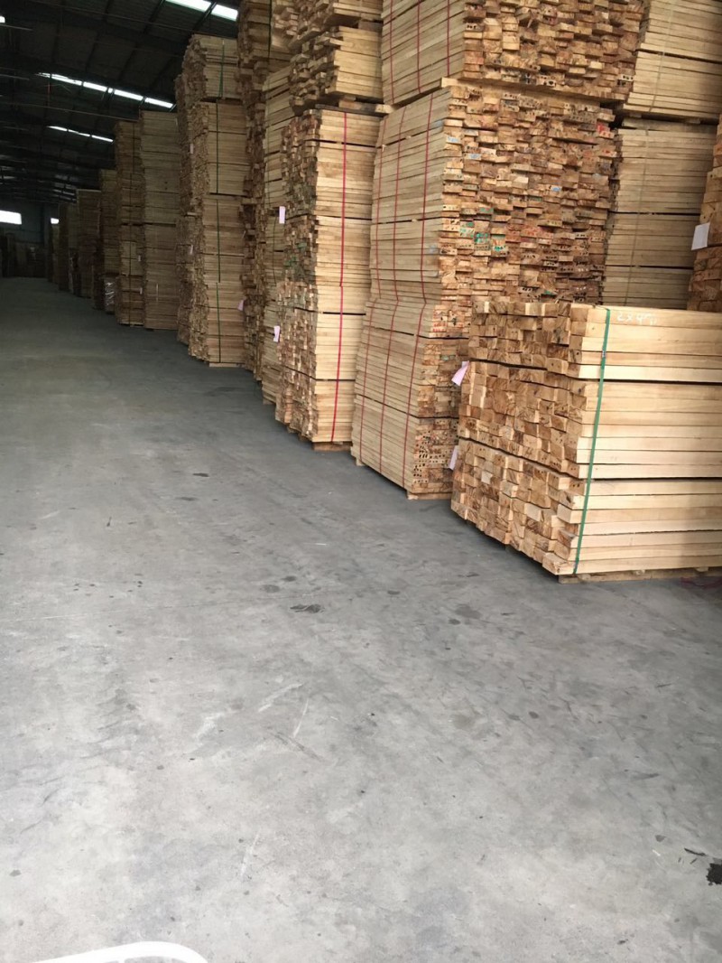 大量批发橡胶木 进口材 各种工艺品家具地板楼梯木板材
