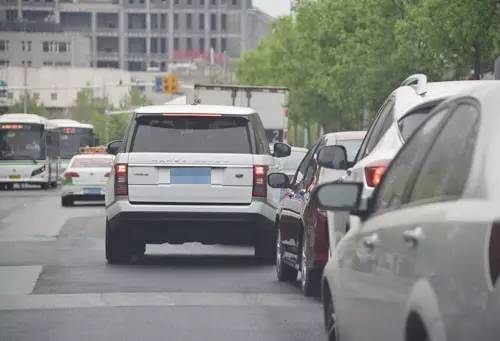 唐山这些车将被罚款200元 记2分 就因为这个动作