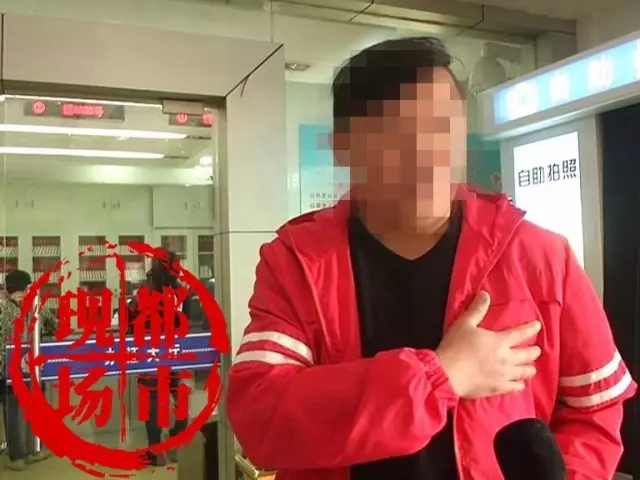 王先生的女儿马上中考，学校要求家长这几天抽空带孩子去医院体检，26号晚上，他选择了人少一点的江西中寰医院。王先生说摸他女儿胸部的是心电图科室的涂医生，通过女儿时候的描述，他认为涂医生在给女儿做心电图时违规操作。