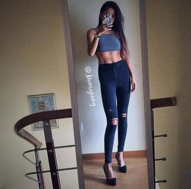 中国姑娘秀超翘美臀(5)