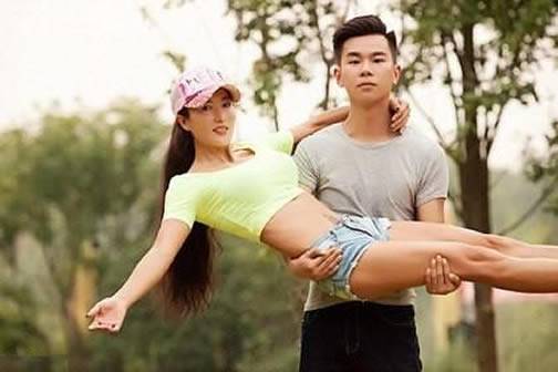 50岁辣妈刘叶琳似少女：和22岁儿子一起常被误会是情侣