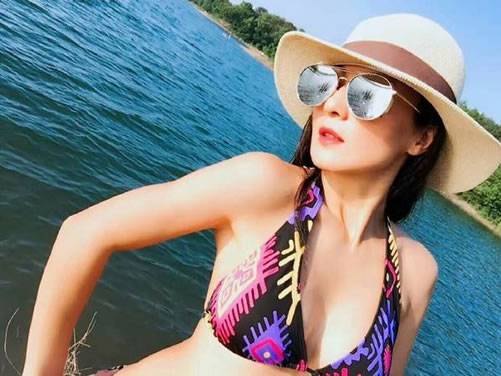 50岁辣妈刘叶琳似少女：和22岁儿子一起常被误会是情侣