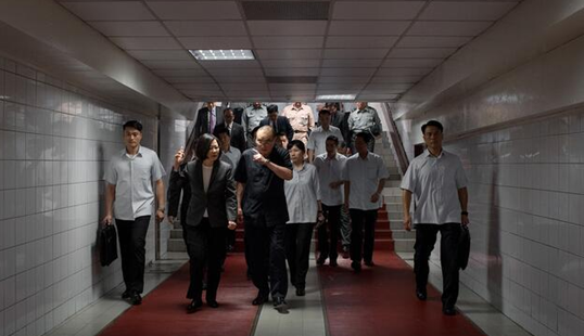 蔡英文总统府逃生密道曝光 网友:没开战就落跑