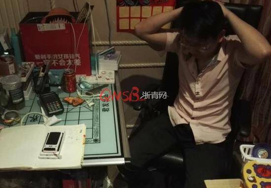 杭州某小区单元楼，一到晚上就有不少漂亮姑娘进出，警方一查事情大了！