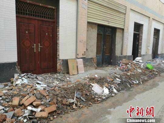 拆除后的街道。