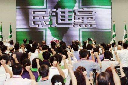 多家民调均在低位徘徊 蔡英文及民进党已阵脚大乱