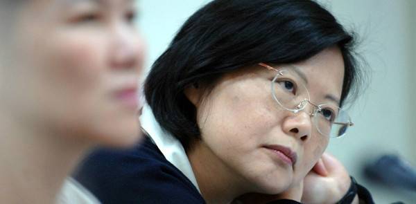 多家民调均在低位徘徊 蔡英文及民进党已阵脚大乱