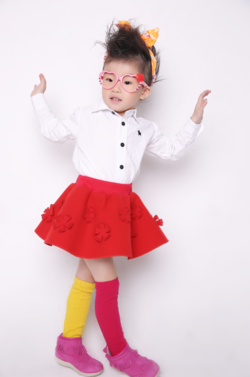 蔡佳函环球直播拍摄 才貌双全懵懂来袭