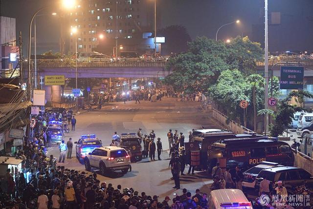印尼连环自杀式炸弹袭击致5死10伤 中国使馆发安全提示