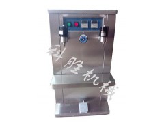 承德科胜玻璃水大剂量灌装机图1