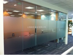上海办公室玻璃隔断公司_上海玻璃隔断公司_地生供图1
