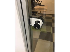 上海单玻璃隔断厂家_上海供应玻璃隔断_办公室隔断安装_地生供图1