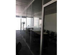 上海办公室铝合金隔断_上海铝镁合金百叶隔断_地生供图1