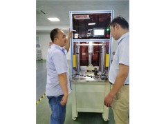 带检测数控压装机_智能伺服压装机_排名地铁轮对压装机_ 赛玛供图1