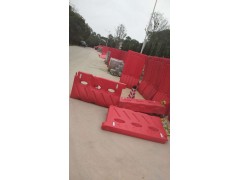 深圳厂家铁马 水马 胶马护栏供应出售图2