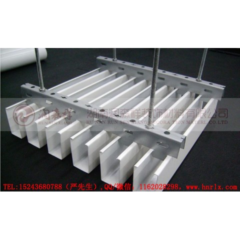 长沙铝方通定制,衡阳U型铝方通,岳阳铝方通吊顶,湖南长沙木纹铝方通厂图2