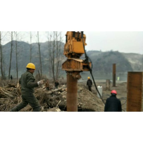 湖北君环机械出租，出售各种型号振动锤图1